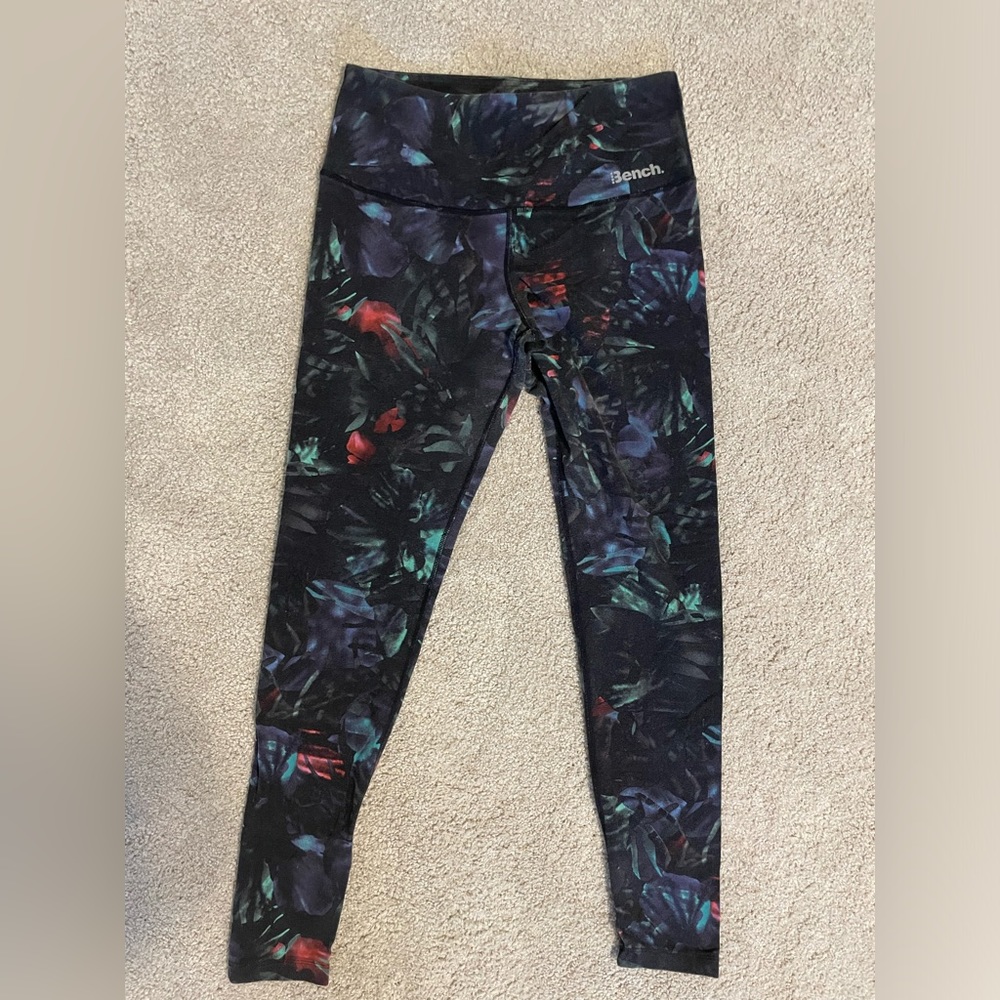 Athletic leggings